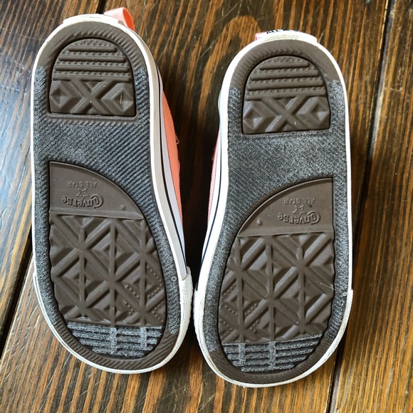 SOLD Toddler Converse, Size 7 - Picture 6 of 7